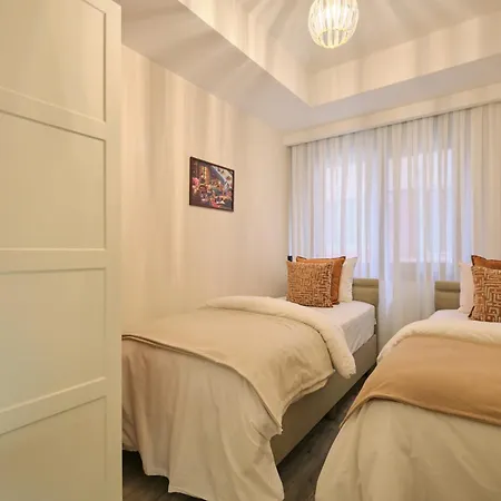 Bsy's Stylish 1br,2br ,3br In Brand New Building