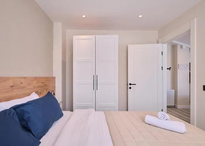 Апартаменты Bsy's Stylish 1br,2br ,3br In Brand New Building