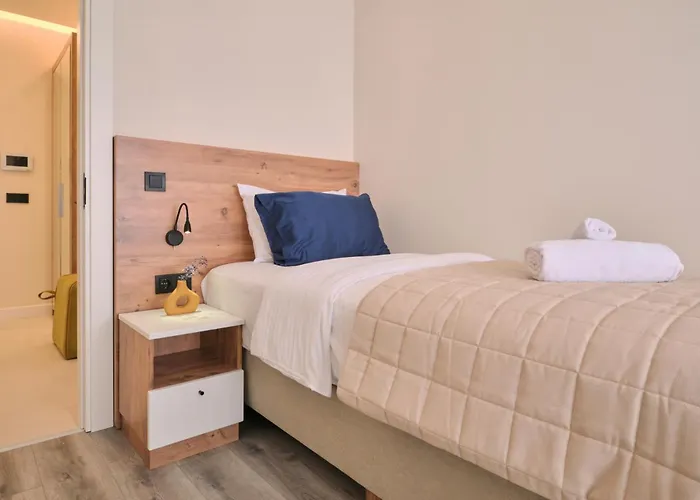 Bsy's Stylish 1br,2br ,3br In Brand New Building *