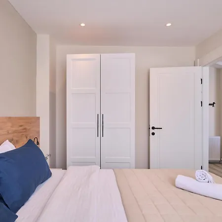Апартаменты Bsy's Stylish 1br,2br ,3br In Brand New Building